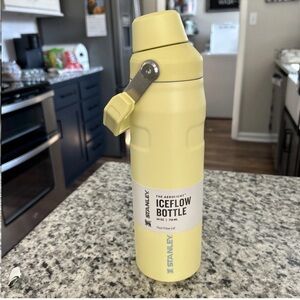 Stanley AeroLight IceFlow Water Bottle 24oz Fast Flow Lid Pomelo Yellow NEW